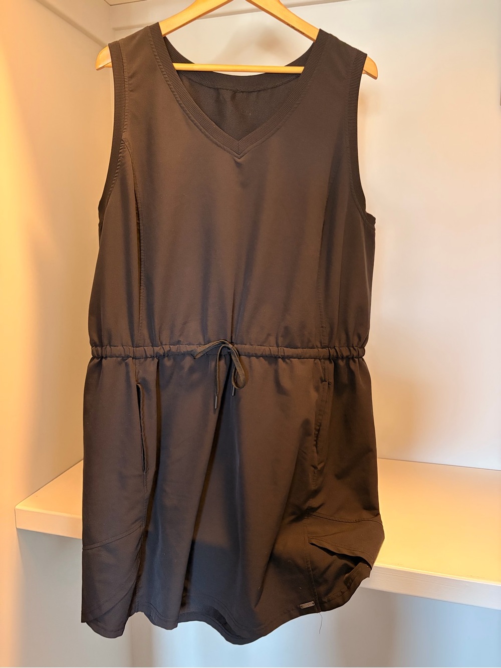Sleeveless Black Drawstring Waist Dress